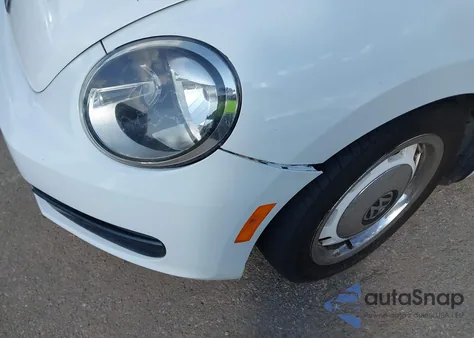 2015 Volkswagen Beetle 1.8T Classic z USA, uszkodzony, nr VIN 3VWF17AT7FM603457